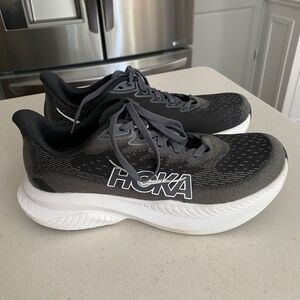 Hoka Mach 6 Black/White Women's Size 8